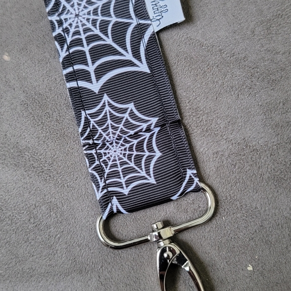 Web keychain - Picture 2 of 2